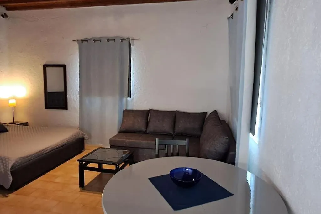Topwindmill Apartment Mykonos Town ギリシャ
